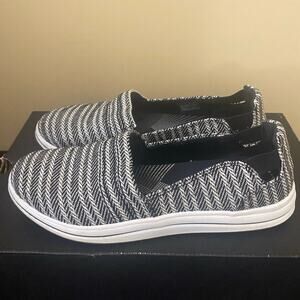 Clarks Women's Breeze Step Sneaker